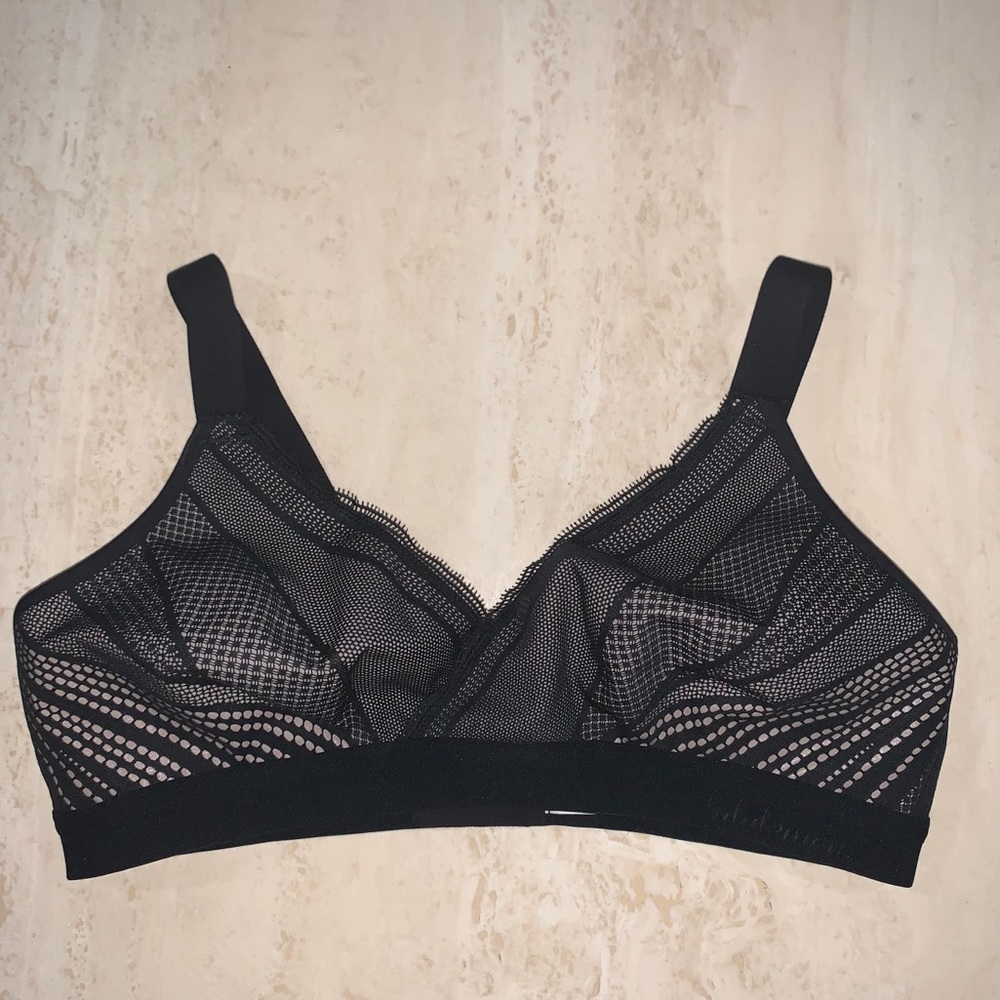 Lululemon sports bra new
